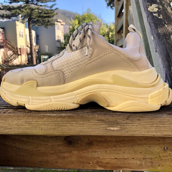 Balenciaga Triple S - Picture 6 of 8